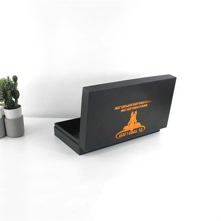 Hard Gift Box With Magnetic Closure Lid