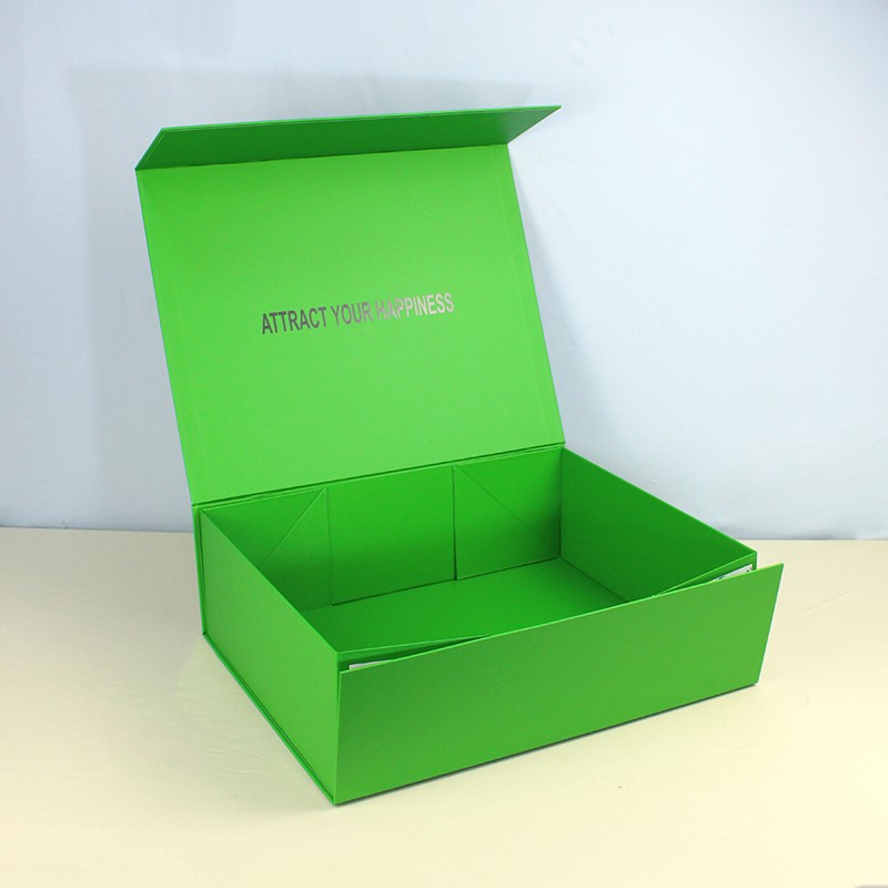 Green Magnetic Box With UV-Spot Logo 3 Green Magnetic Box With UV-Spot Logo 3